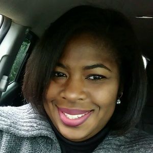 Meet your Posher, Shana